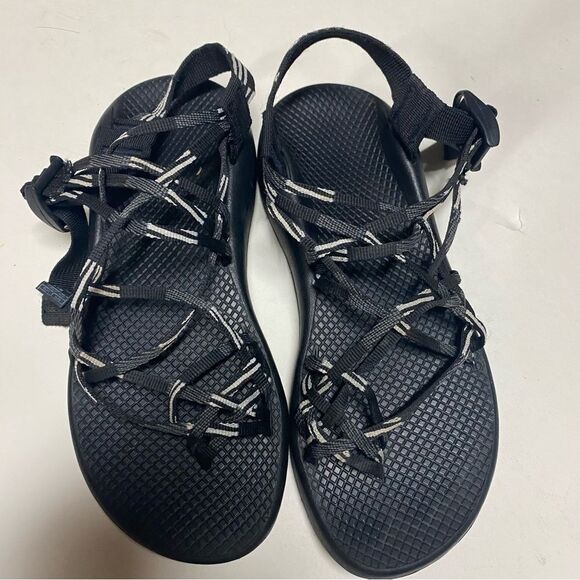 Chaco Women's black Scatter toe loop Classic Sandal waterproof hiking shoe 9 - Picture 1 of 8
